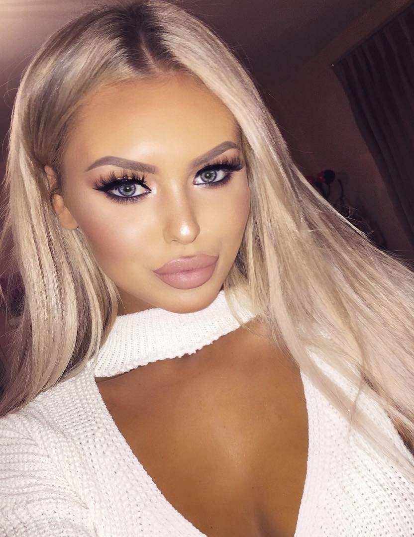 Девушка ищет мужчину для встречи в формате БДСМ Девушка ищет мужчину для встречи в формате БДСМ